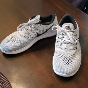 Nike Free Run Tennis Shoes